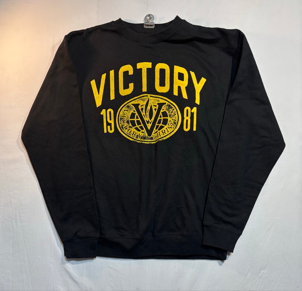 Independent Trading Co Men’s L Black Victory 1981 Graphic Crewneck Sweatshirt